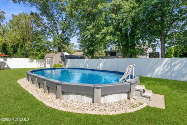 Oakhurst, NJ 07755,27 Branch Road