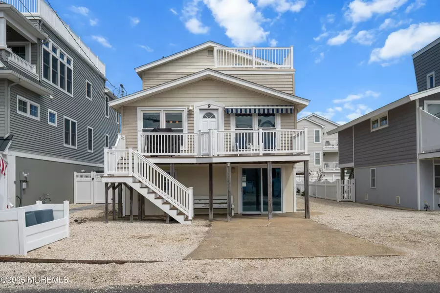 9 W Mckinley Avenue, Long Beach Twp, NJ 08008