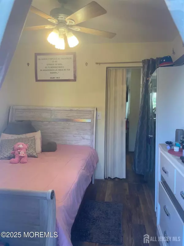 East Brunswick, NJ 08816,7 Lake Avenue #3A