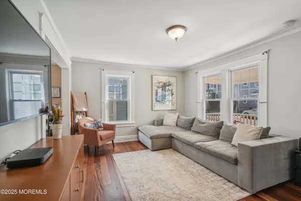 Red Bank, NJ 07701,44 Waverly Place