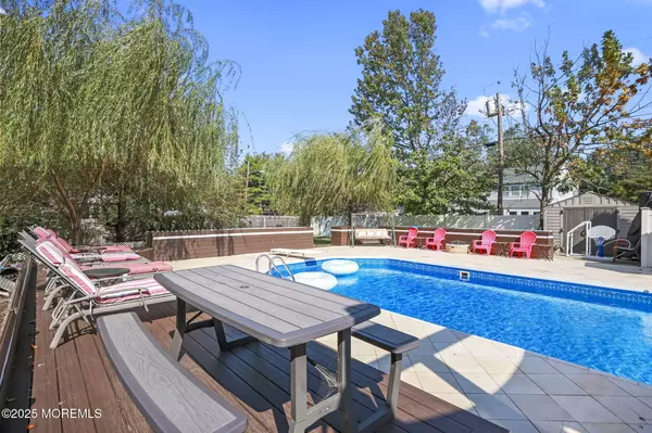 Belford, NJ 07718,28 W Park Avenue