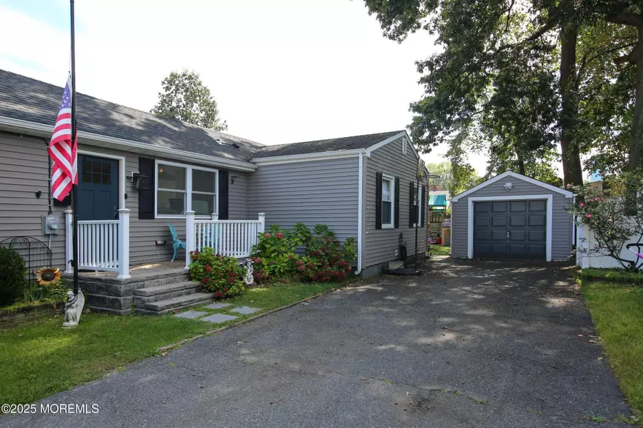 825 Brookside Avenue, Keyport, NJ 07735