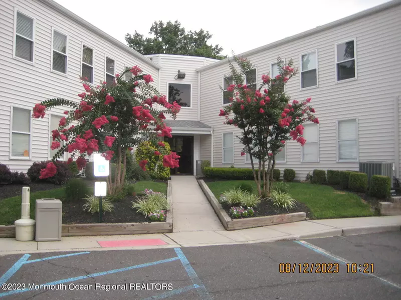 59 Avenue At The Common #104, Shrewsbury Boro, NJ 07702