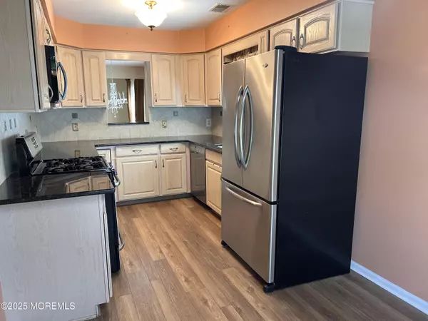 Toms River, NJ 08755,2263 S Chanticleer Court