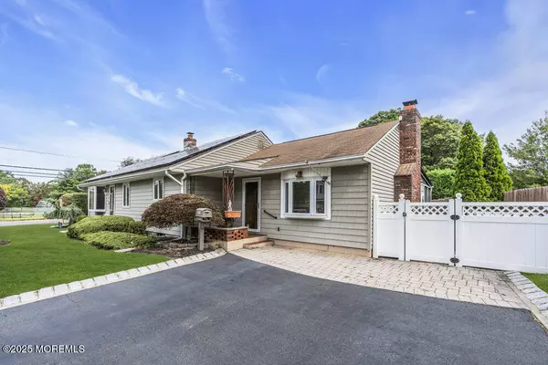Eatontown, NJ 07724,351 Meadowbrook Avenue