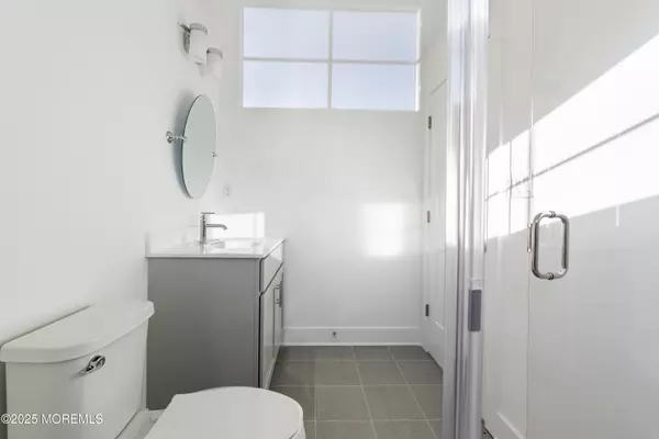 Red Bank, NJ 07701,18 Catherine Street #2
