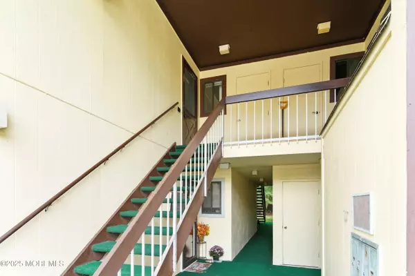 Manalapan, NJ 07726,154 Cross Slope Court #G