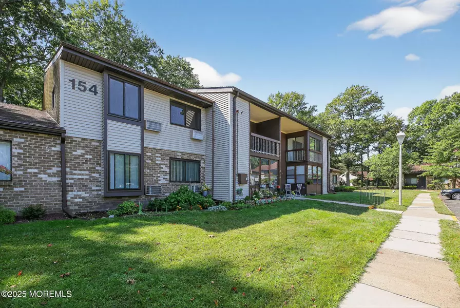 154 Cross Slope Court #G, Manalapan, NJ 07726