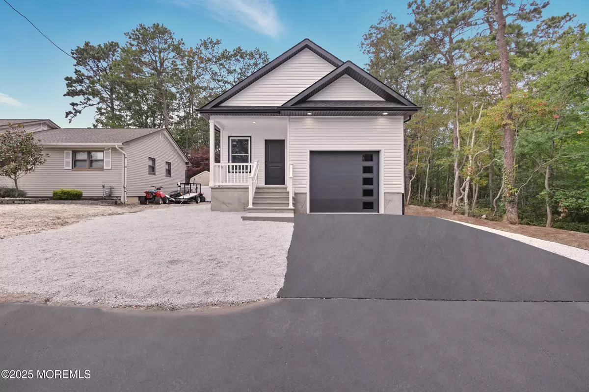 Beachwood, NJ 08722,724 Sunset Road