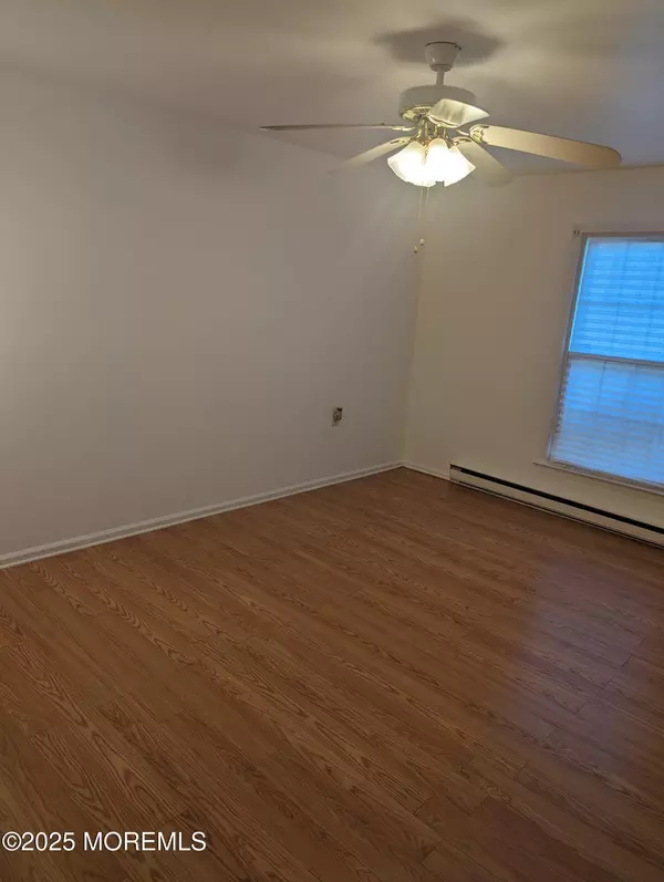 Toms River, NJ 08753,33 Dover Walk #633