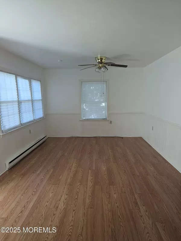 Toms River, NJ 08753,33 Dover Walk #633