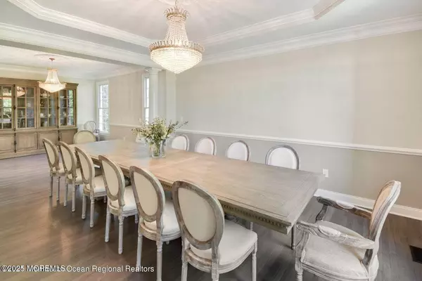 Manalapan, NJ 07726,2 Silverleaf Way