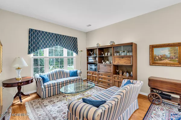 Lakewood, NJ 08701,3 Dawnwinds Court