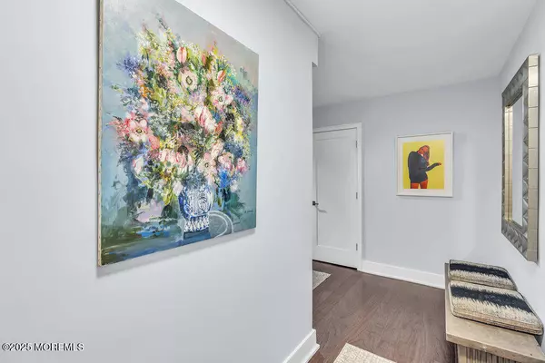 Red Bank, NJ 07701,28 Riverside Avenue #2G