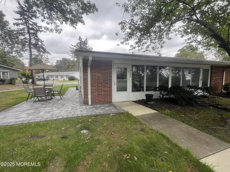 434 Portsmouth Drive, Lakewood, NJ 08701