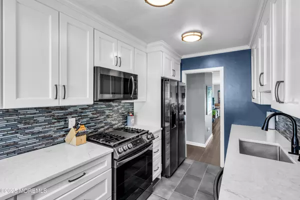 Tinton Falls, NJ 07724,9 Gloria Court