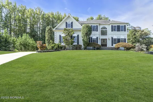 Monroe, NJ 08831,22 Forest Lane