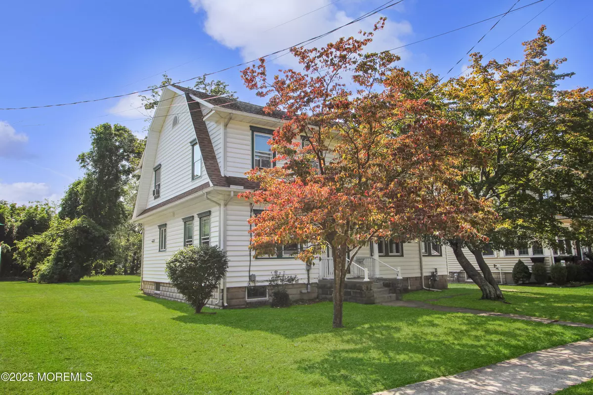 Toms River, NJ 08753,17 Seward Avenue
