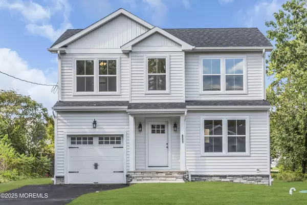 831 Wellington Avenue, Toms River, NJ 08757