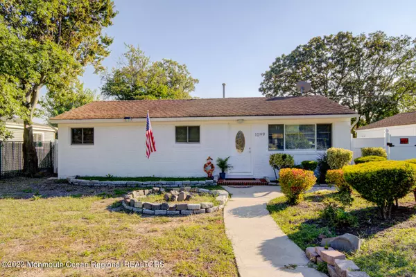 Toms River, NJ 08753,1099 Fairview Drive