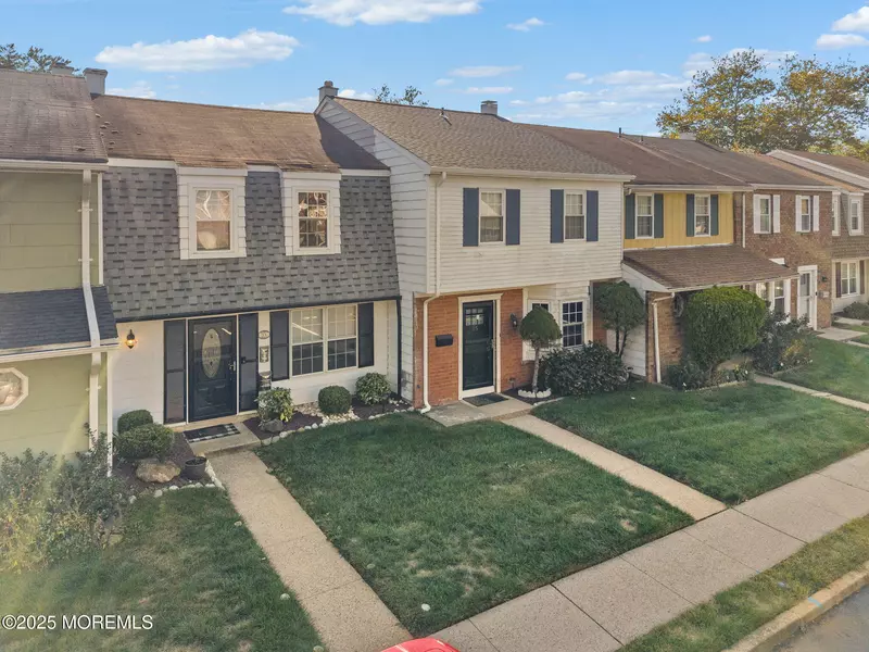 34 Kingsley Way, Freehold, NJ 07728