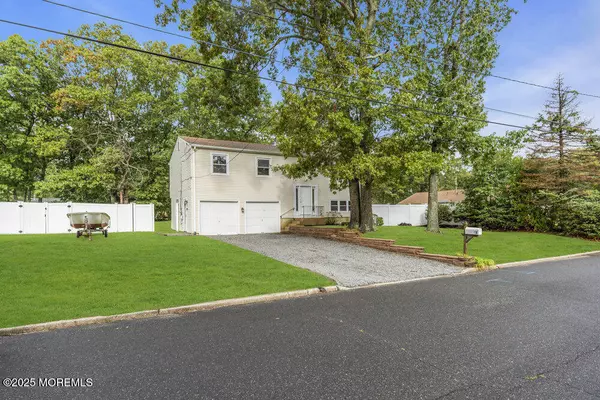 Bayville, NJ 08721,32 Pine Tree Drive