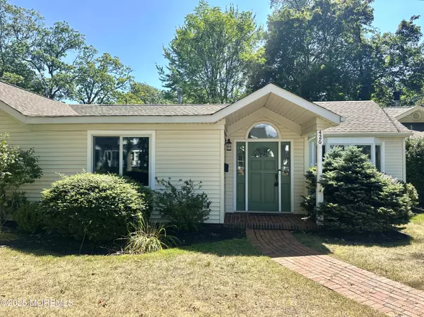 Oakhurst, NJ 07755,426 Harnell Avenue