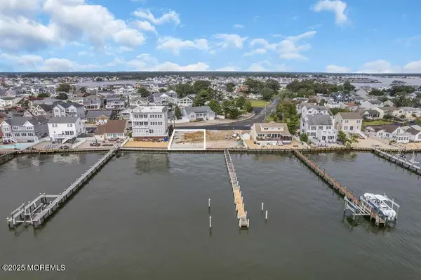 Toms River, NJ 08753,657 Bayview Drive