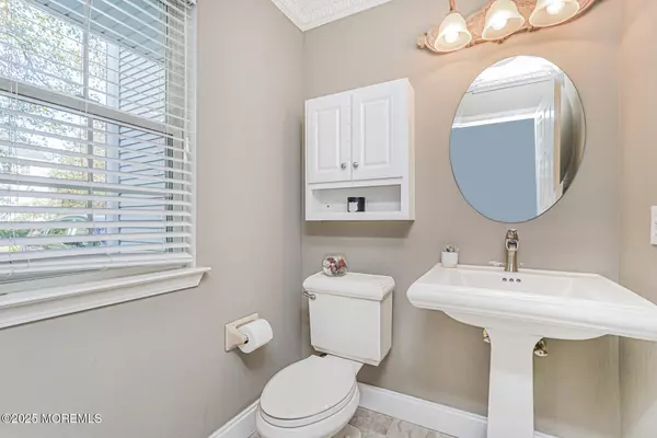 Manalapan, NJ 07726,4 Waterville Road