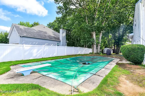 Monroe, NJ 08831,13 Ellingham Avenue