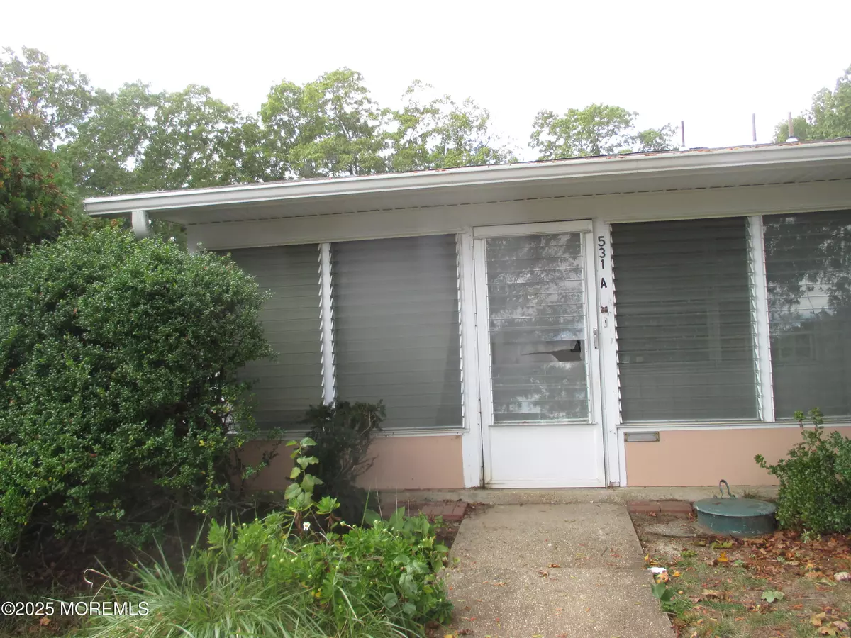 Lakewood, NJ 08701,531 Dartmoor Court