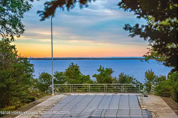 Atlantic Highlands, NJ 07716,1 Cameron Circle