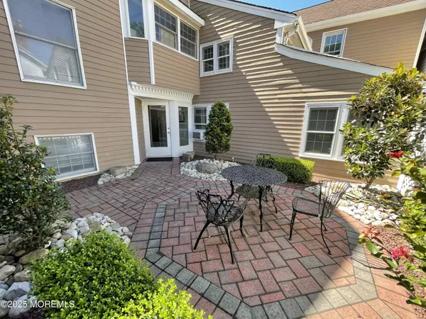 Matawan, NJ 07747,171 Main Street #205