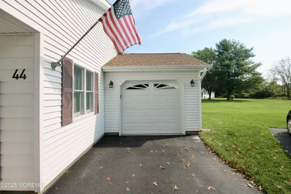 Freehold, NJ 07728,44 Morden Close
