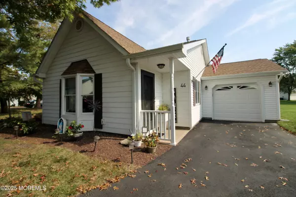 Freehold, NJ 07728,44 Morden Close