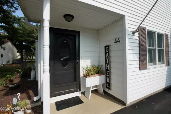 Freehold, NJ 07728,44 Morden Close