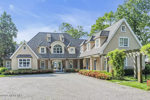 Red Bank, NJ 07701,51 Blossom Cove Road