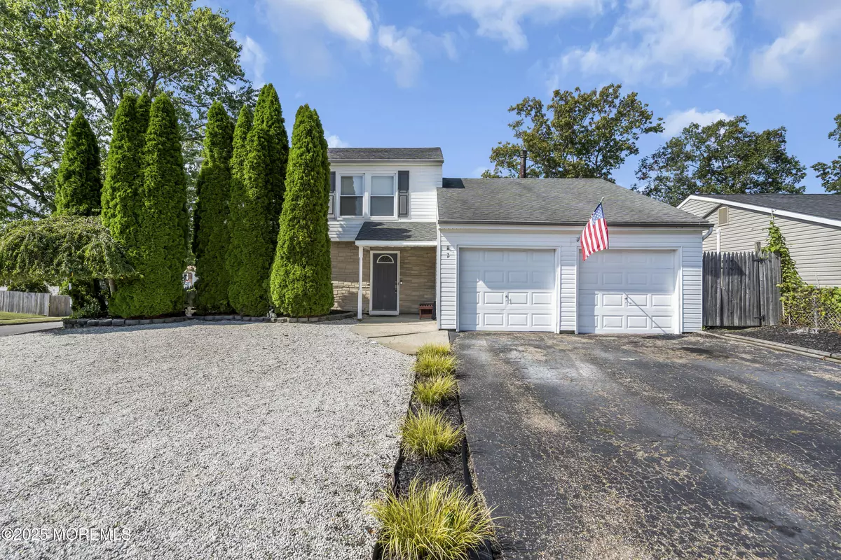 Barnegat, NJ 08005,2 Lee Court