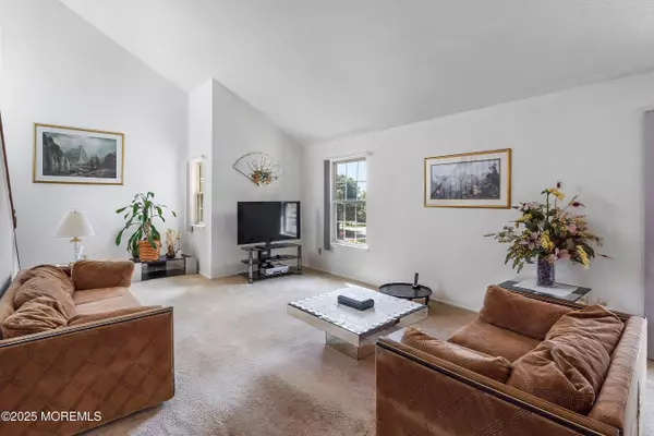 Tinton Falls, NJ 07712,2 Lincoln Court