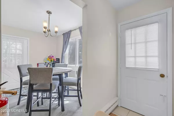 Whiting, NJ 08759,8 Hawaii Way #B