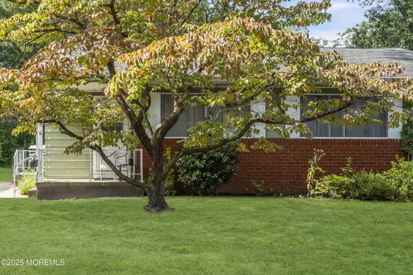 8 Hawaii Way #B, Whiting, NJ 08759