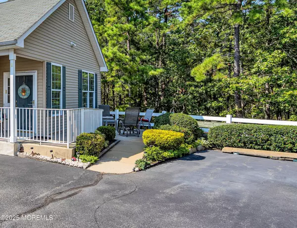 Whiting, NJ 08759,23 Walkabout Court