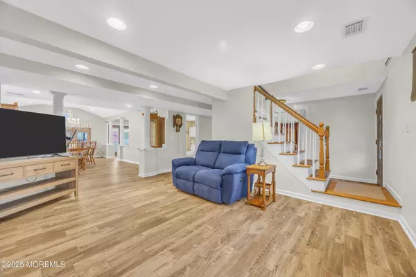Manalapan, NJ 07726,17 Yorktowne Drive