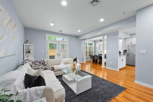 Manasquan, NJ 08736,162 Main Street