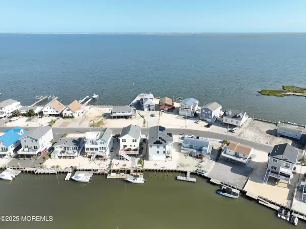 Tuckerton, NJ 08087,267 Heron Road