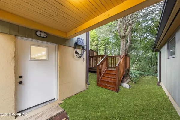 Morganville, NJ 07751,54 Roosevelt Avenue