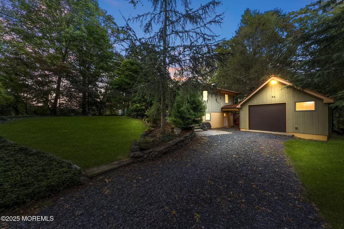 Morganville, NJ 07751,54 Roosevelt Avenue