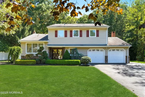 Manalapan, NJ 07726,4 Vicksburg Drive