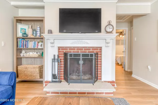 Sea Bright, NJ 07760,19 Via Ripa Way