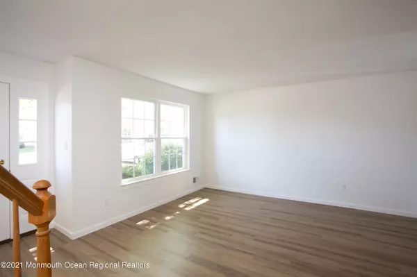 Tinton Falls, NJ 07753,16 Karen Drive